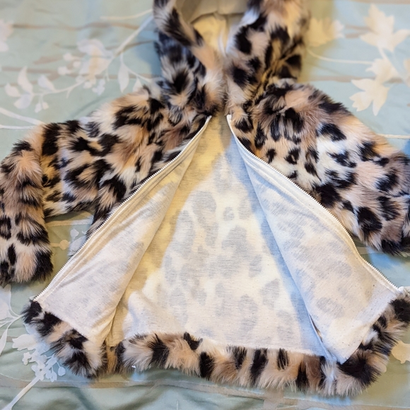Cheetah Girls Plush Zip Up Jacket size 6 - Picture 3 of 5